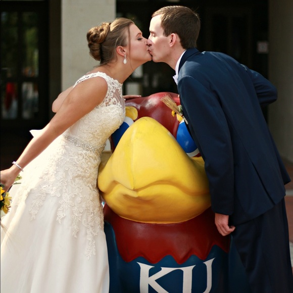 Meet your Posher, Kayla - Picture 7 of 9